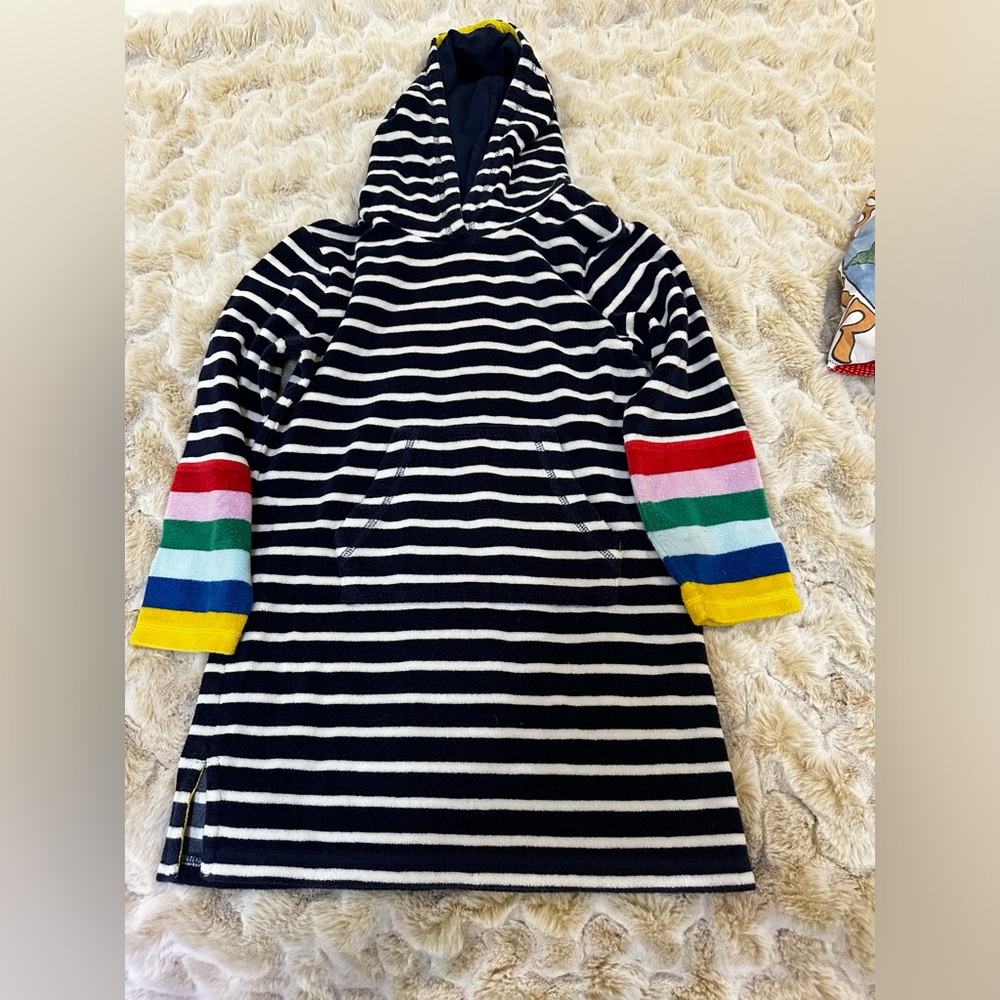 Mini Boden toweling, super comfy, great for the pool, lake, beach or bath. 💦